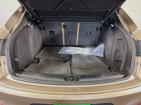 Used 2018 Porsche Macan image 34