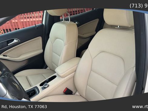 Used 2017 Mercedes-Benz GLA 250 w/ Premium Package image 25