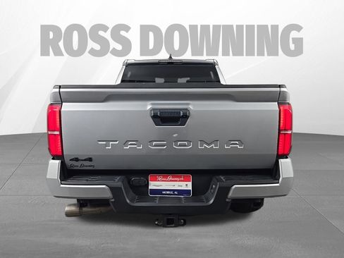Used 2025 Toyota Tacoma TRD Off-Road AWD/4WD image 5