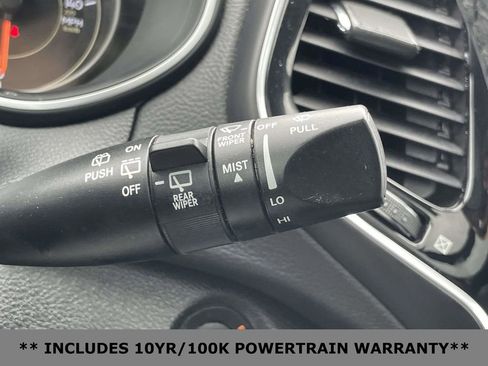 Used 2022 Jeep Cherokee Limited image 24