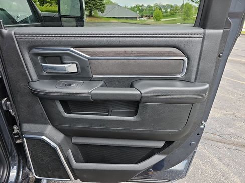 Used 2025 RAM 2500 Laramie AWD/4WD image 18