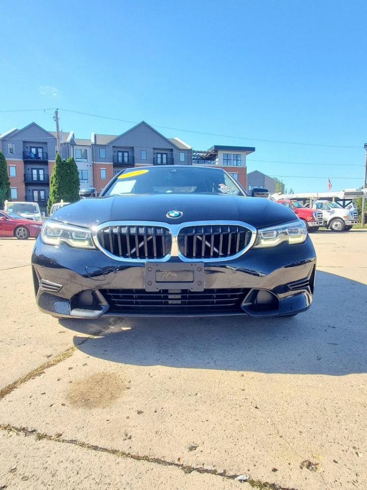 Used 2020 BMW 330i Sedan w/ Convenience Package RWD image 2