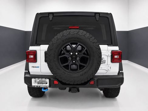 Used 2024 Jeep Wrangler Unlimited AWD/4WD image 9