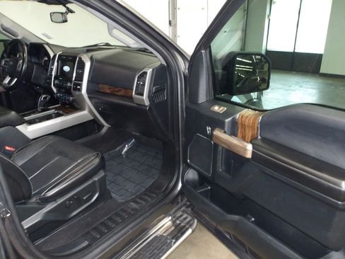 Used 2019 Ford F150 Lariat w/ FX4 Off-Road Package AWD/4WD image 15