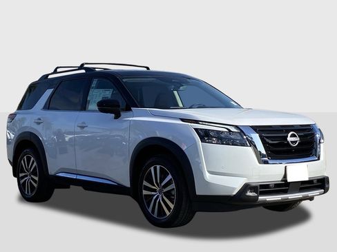 New 2025 Nissan Pathfinder Platinum image 5