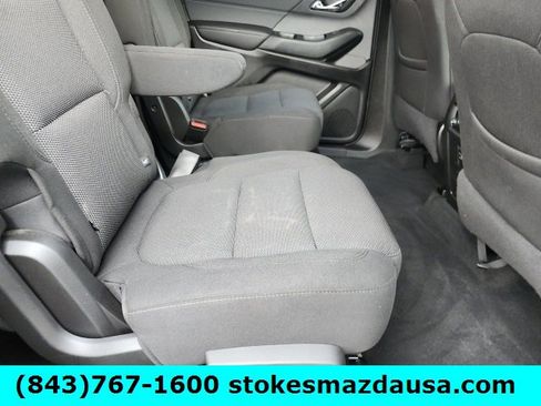 Used 2023 Chevrolet Traverse LT image 36