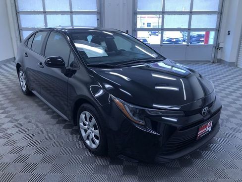 Used 2025 Toyota Corolla LE image 35