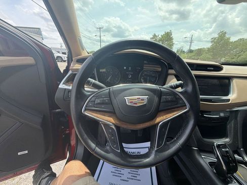 Used 2020 Cadillac XT5 Premium Luxury w/ Platinum Package FWD image 14