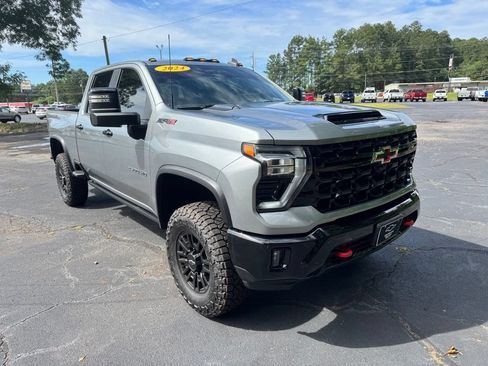 Certified 2024 Chevrolet Silverado 2500 ZR2 w/ Technology Package AWD/4WD image 17