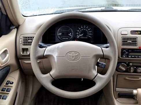 Used 2000 Toyota Corolla CE image 12