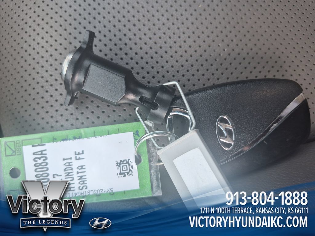 Used 2017 Hyundai Santa Fe Sport FWD image 26