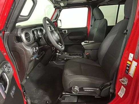 Used 2023 Jeep Wrangler Unlimited w/ Convenience Group AWD/4WD image 10