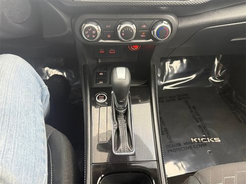 Used 2024 Nissan Kicks SV image 21