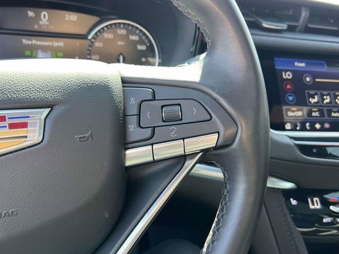 Used 2024 Cadillac XT6 Luxury image 27