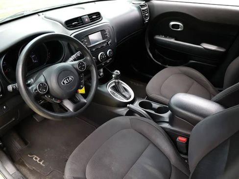Used 2016 Kia Soul w/ Convenience Package FWD image 4