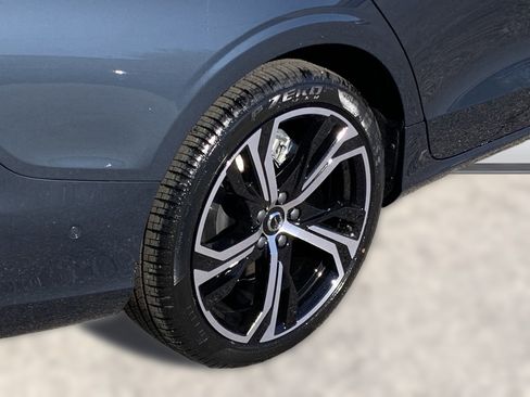 New 2024 Volvo S60 B5 Plus w/ Climate Package image 23