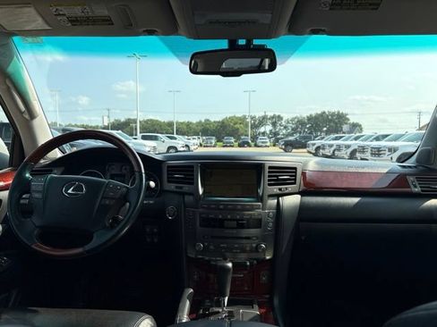 Used 2011 Lexus LX 570 4WD image 43