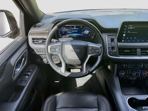 Used 2022 Chevrolet Tahoe Z71 w/ Luxury Package AWD/4WD image 18