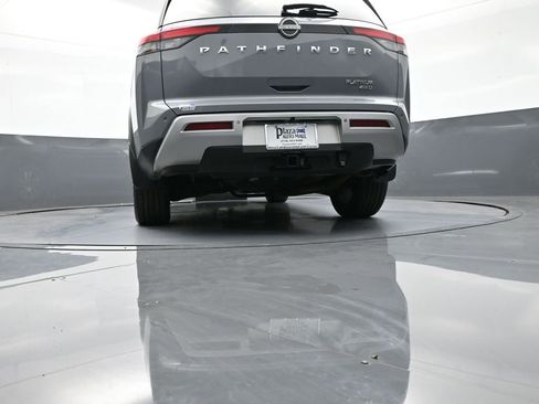Used 2022 Nissan Pathfinder Platinum w/ Cargo Package image 33