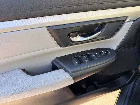 Used 2017 Honda CR-V LX image 31