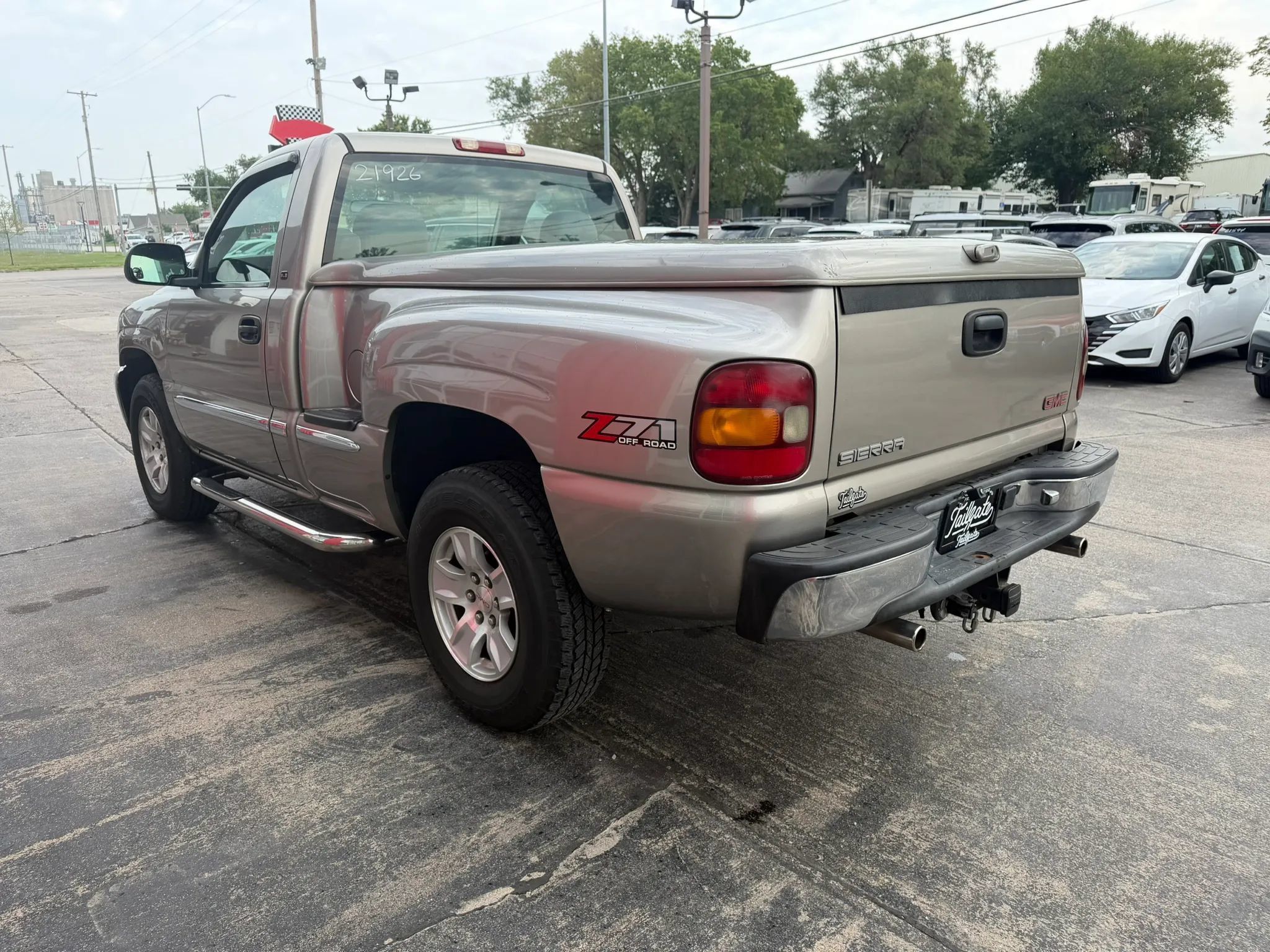 Used 2001 GMC Sierra 1500 SLE w/ Convenience Plus Group AWD/4WD image 5
