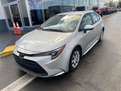 Used 2024 Toyota Corolla LE image 4