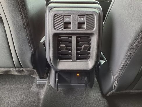 New 2026 Ford Bronco Outer Banks w/ Sasquatch Package AWD/4WD image 8