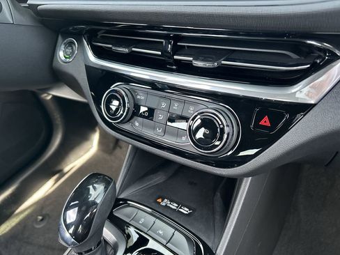 Used 2025 Buick Envista Sport Touring w/ Convenience I Package FWD image 21