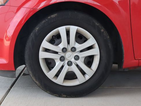 Used 2020 Chevrolet Sonic LT FWD image 5