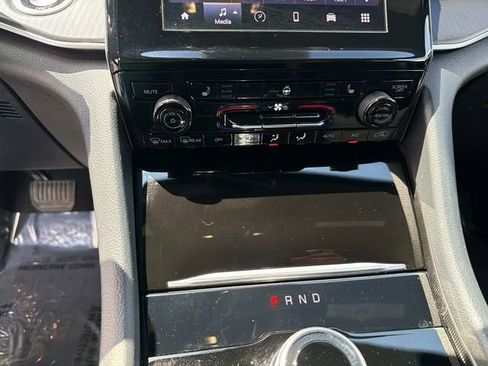 Used 2025 Jeep Grand Cherokee L Altitude image 25