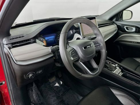 Certified 2025 Jeep Compass Limited AWD/4WD image 16