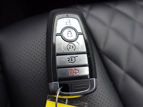 Used 2024 Ford Edge Titanium w/ Equipment Group 301A image 33