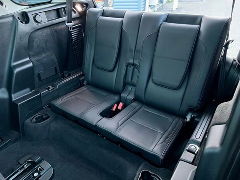 Used 2022 Land Rover Discovery Sport S R-Dynamic image 25