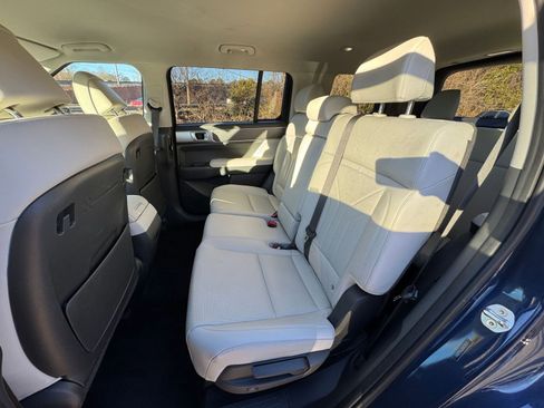 Used 2025 Hyundai Santa Fe SEL image 34