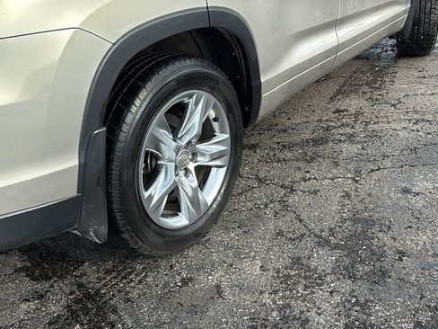 Used 2015 Toyota Highlander Limited image 8