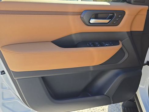 New 2026 Nissan Armada SL image 21