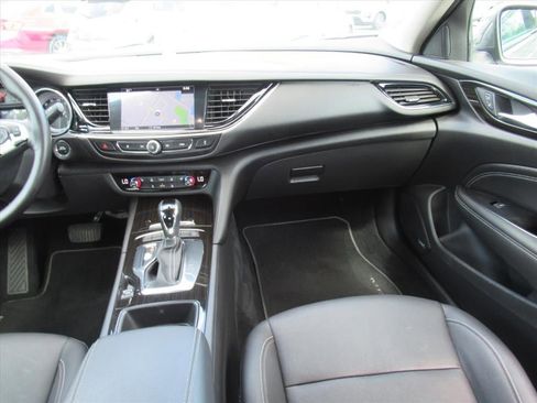 Used 2018 Buick Regal Essence w/ Driver Confidence Package #1 FWD image 14