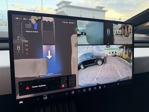 Used 2024 Tesla Cybertruck AWD Crew Cab image 25