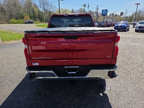 Used 2021 Chevrolet Silverado 1500 LT AWD/4WD image 6