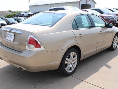 Used 2008 Ford Fusion SEL FWD image 2