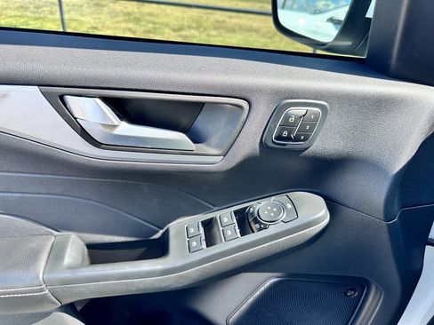 Used 2023 Ford Escape Platinum w/ Premium Technology Package image 15