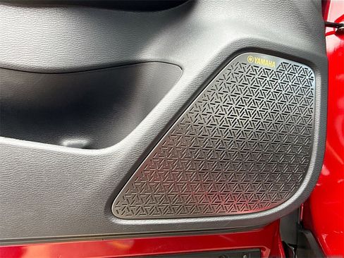 New 2025 Mitsubishi Outlander SE image 19