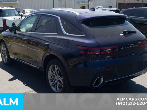 Used 2025 Genesis GV70 2.5T AWD/4WD image 11