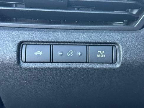 Used 2025 Nissan Altima 2.5 SV FWD image 19