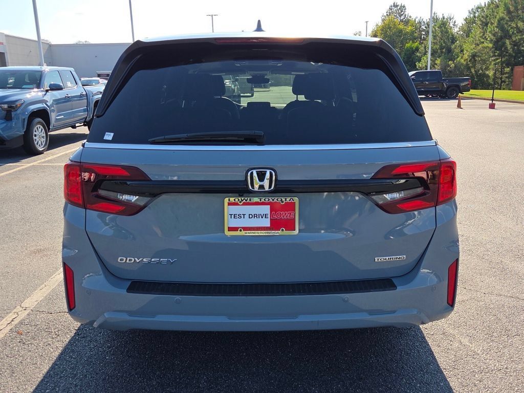 Used 2025 Honda Odyssey Touring image 12