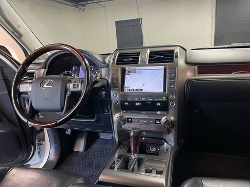 Used 2018 Lexus GX 460 Premium w/ Premium Package AWD/4WD image 21
