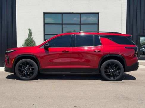 Used 2024 Chevrolet Traverse RS w/ LPO, Floor Liner Package AWD/4WD image 2