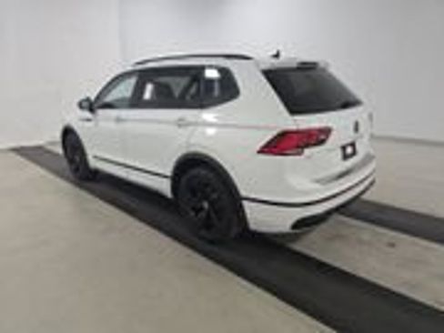 Used 2024 Volkswagen Tiguan SE R-Line AWD/4WD image 4