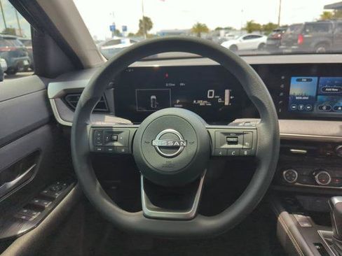 Certified 2025 Nissan Kicks SV w/ SV Premium Package AWD/4WD image 23