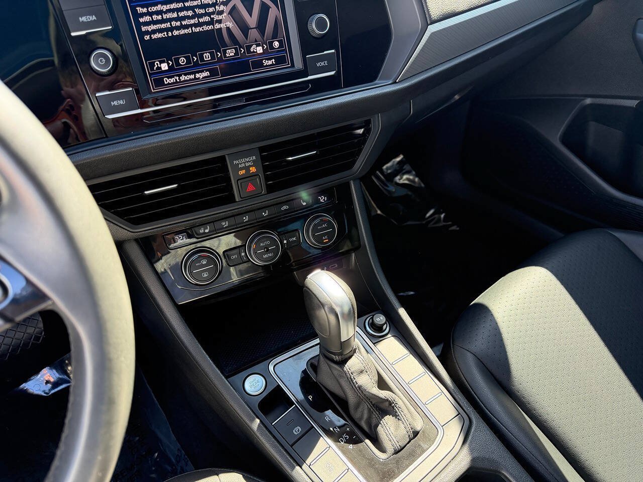 Used 2020 Volkswagen Jetta SE w/ SE Cold Weather Package FWD image 25
